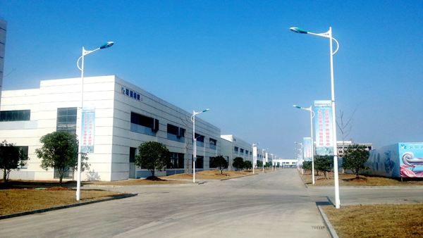 廠區(qū)道路照明路燈6米路燈兩邊對稱安裝效果圖