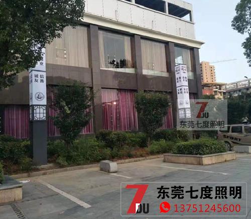 6米方柱600x600mm景觀燈柱安裝效果圖片